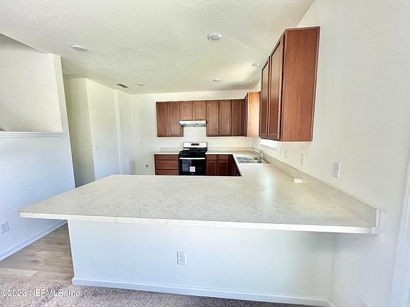 4th image of 156 STONECREST Drive