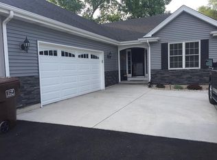 5850 Peart Rd, Morris, IL 60450