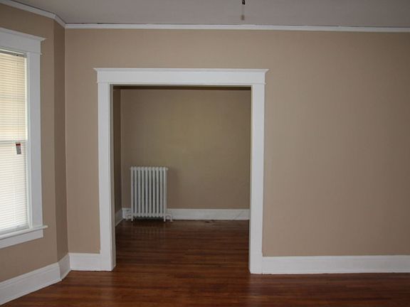 4th image of 53 Hollywood Ave #2