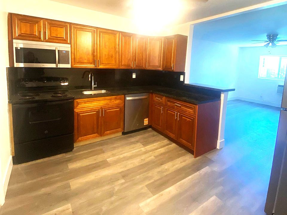 Kitchen side