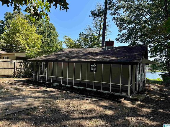 4th image of 2920 Shore Dr