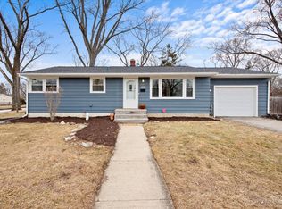 392 W Margaret Ter, Cary, IL 60013