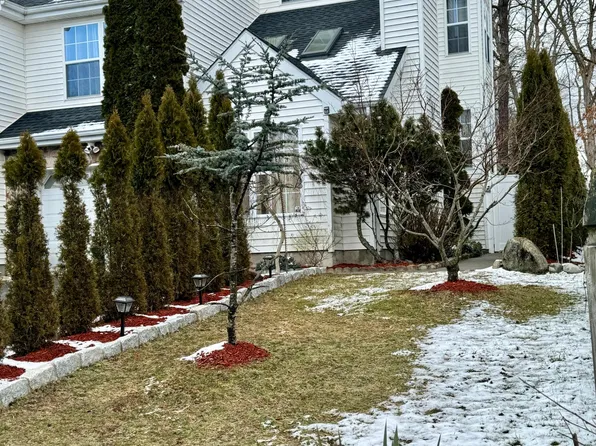 226 Moses Milch Dr, Howell, NJ 07731
