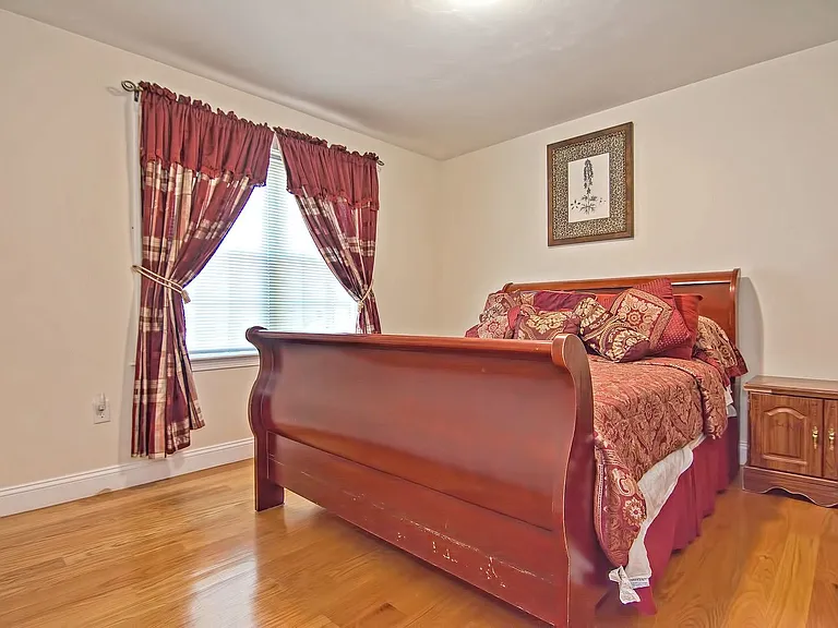 45 Nightingale St #B — Photo 18