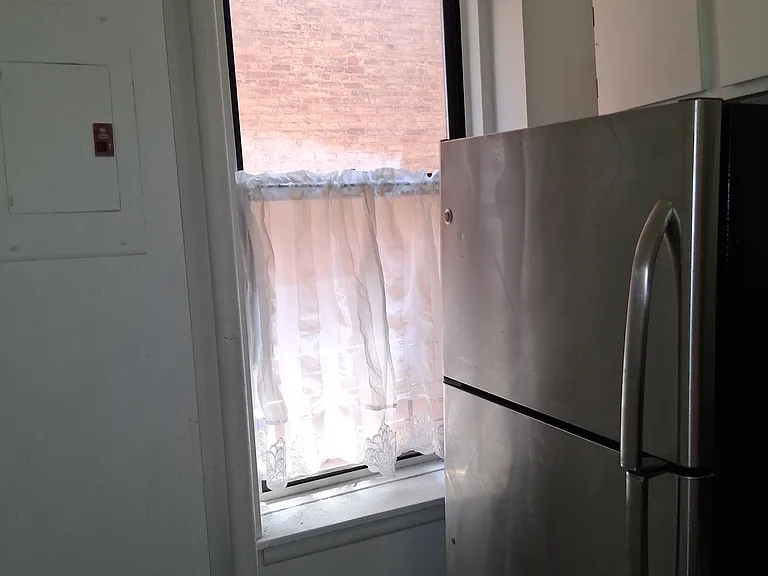 834 Riverside Dr #3E — Photo 12