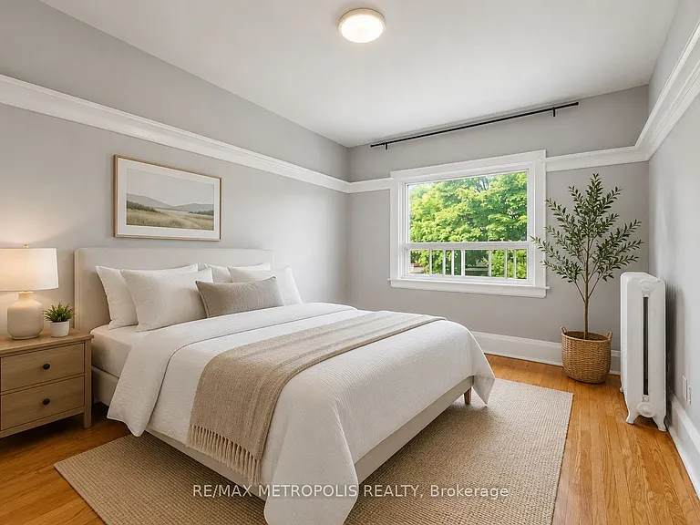 277 Gilmour Ave #UPPER — Photo 1