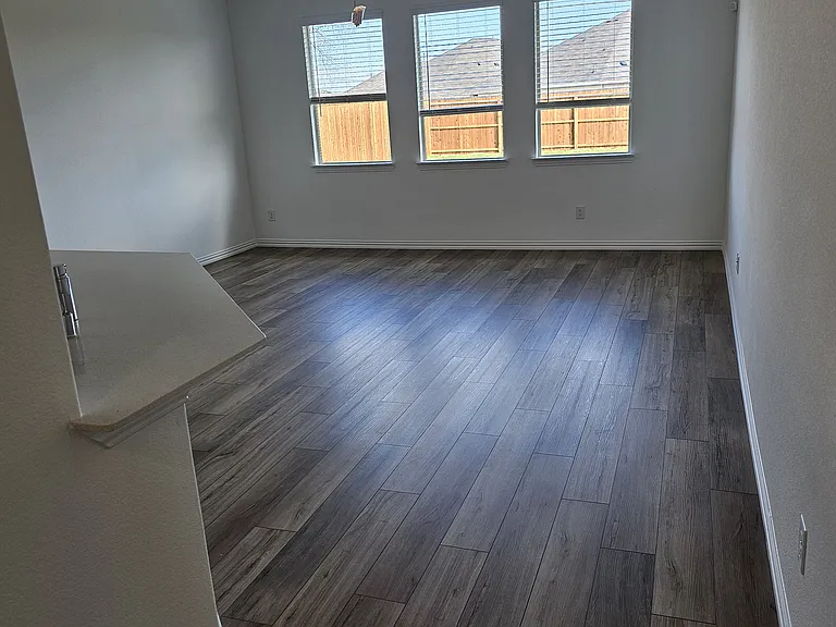 2406 Bold Venture Dr — Photo 3