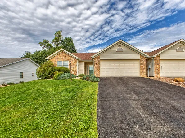 12 Medinah Ct, Greensburg, PA 15601