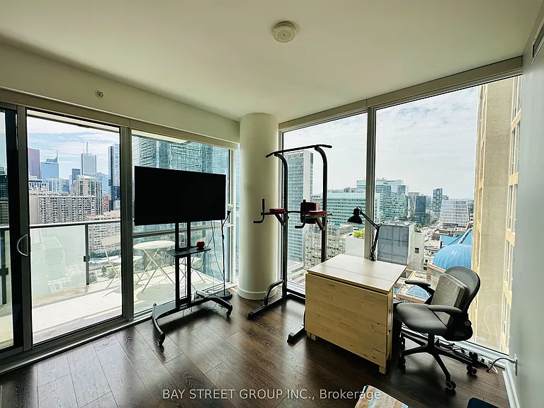 15 Grenville St #2103 — Photo 10