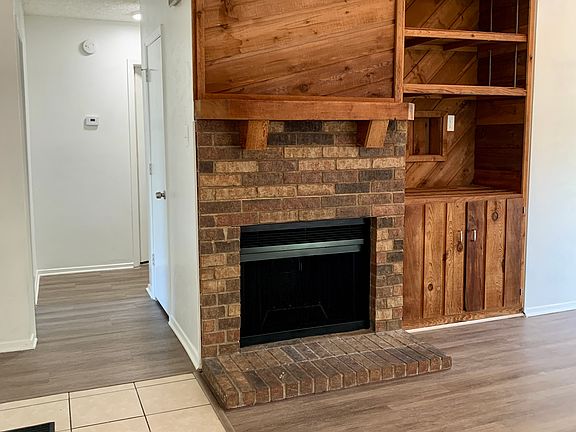 4th image of 831 Versailles St