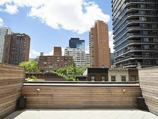 Sold by Sotheby's International Realty | media 7
