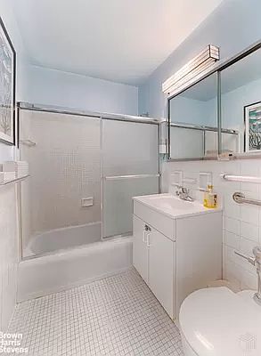 5th image of 15 W 72nd St APT 1P