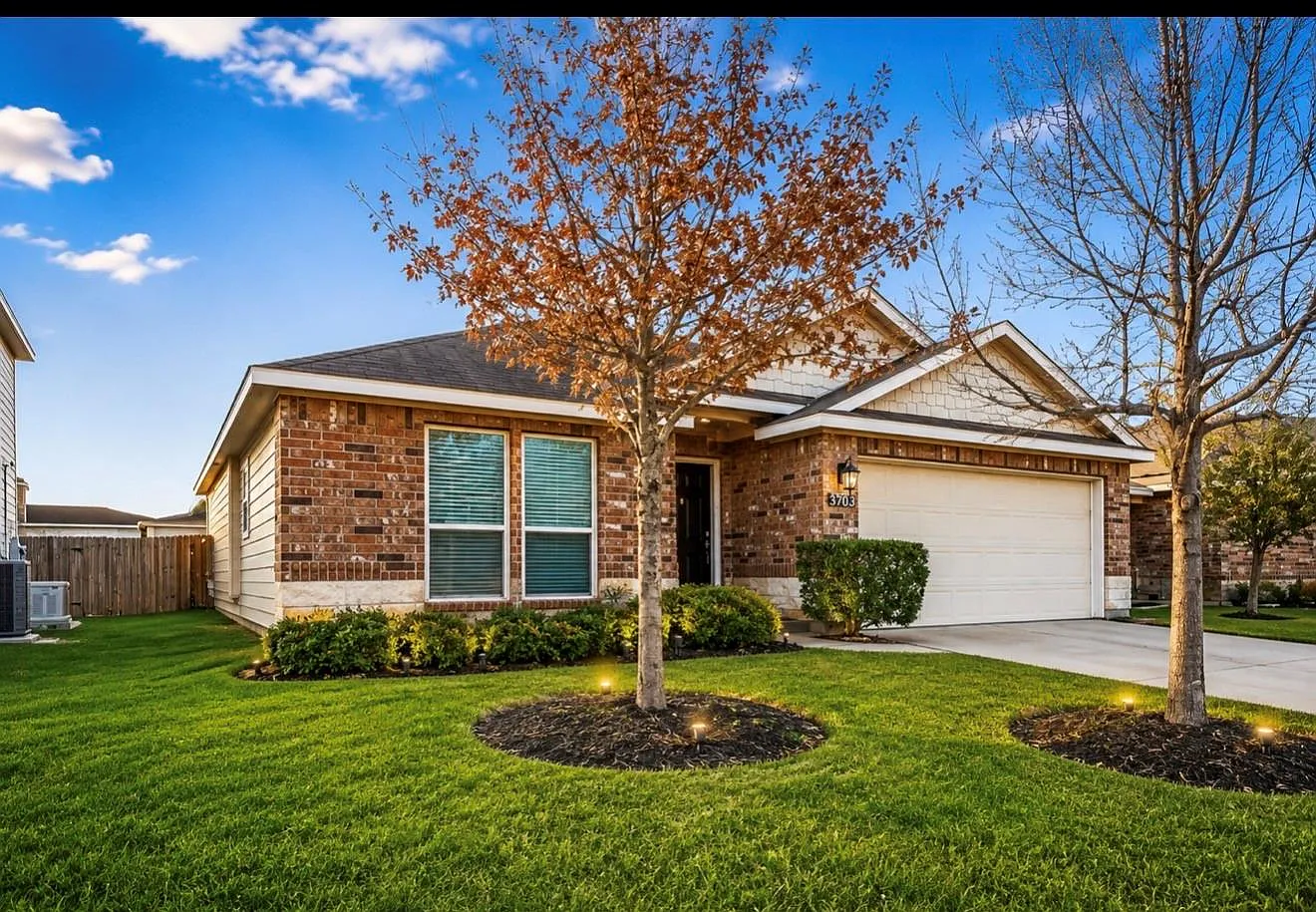 3 bed, 2.0 bath, 2061 sqft, $2,200 — Photo 2