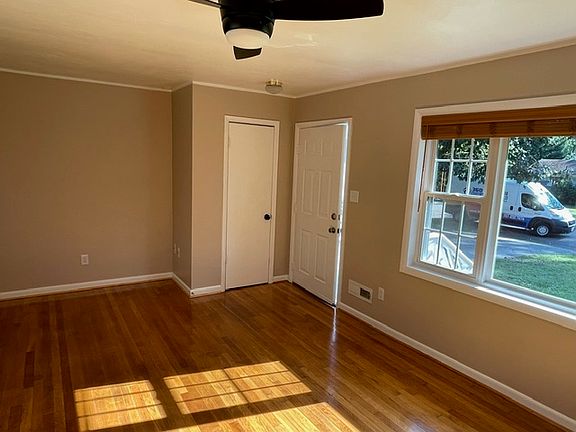 4th image of 236 Thomas Nelson Ln