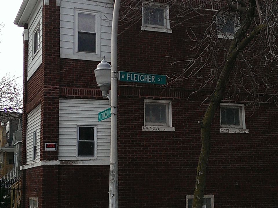 2nd image of 2905 W Fletcher St