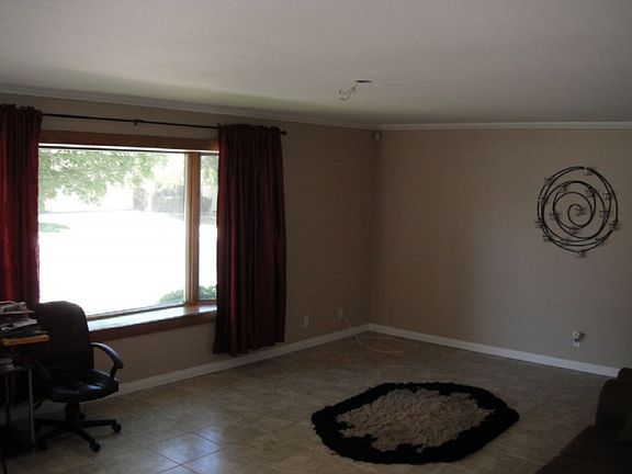 5th image of 3480 Kensbrook St