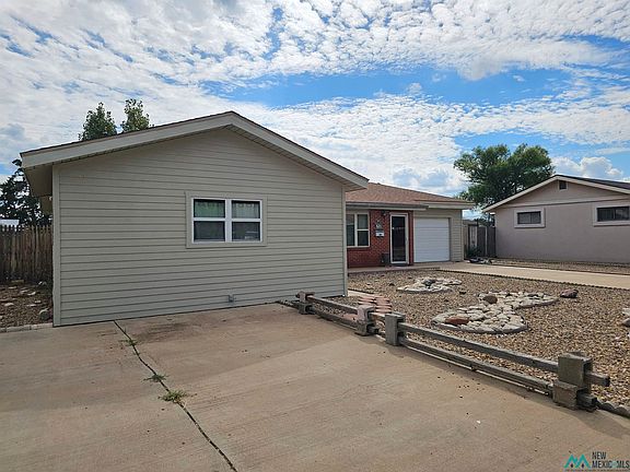 3rd image of 601 Sandia Dr