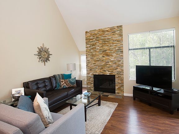 4th image of 2214 River Run Dr Unit 81
