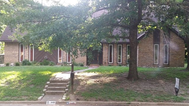 1st image of 4411 Red Oak Dr