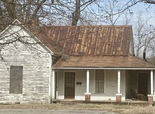 437 W Main St, Waverly, TN 37185