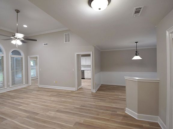 4th image of 300 Lamella Ln