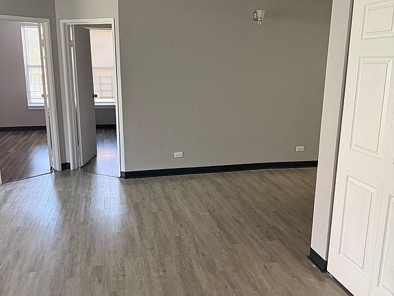 3rd image of 3121-3153 W Madison St #3054-101