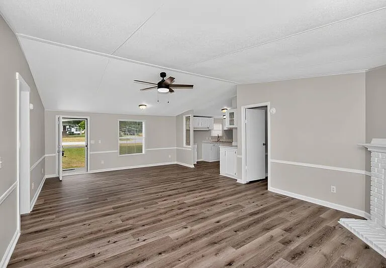 9009 Dorchester Ln — Photo 8
