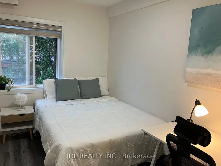 5 Sorauren Ave #5 — Photo 9