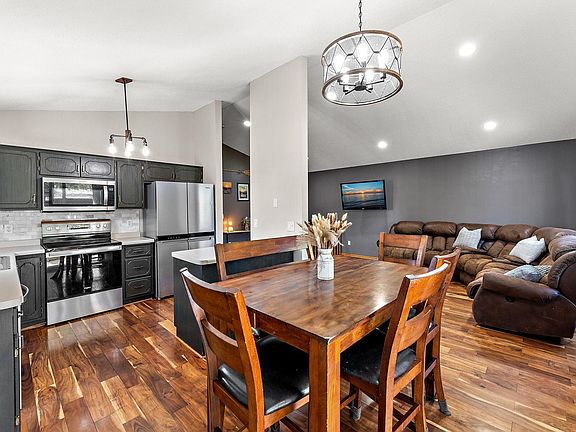 3rd image of 615 W 11th St