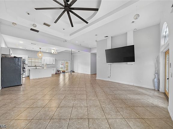 4th image of 614 Jackson Ave