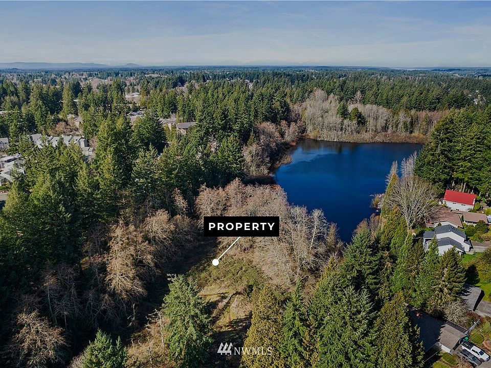 Subject property with community lake >