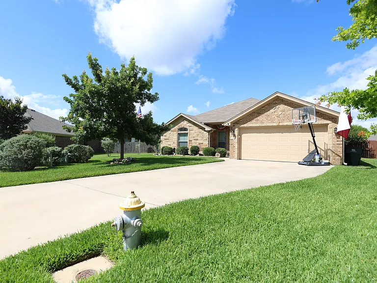 8413 Split Trail Cv — Photo 2