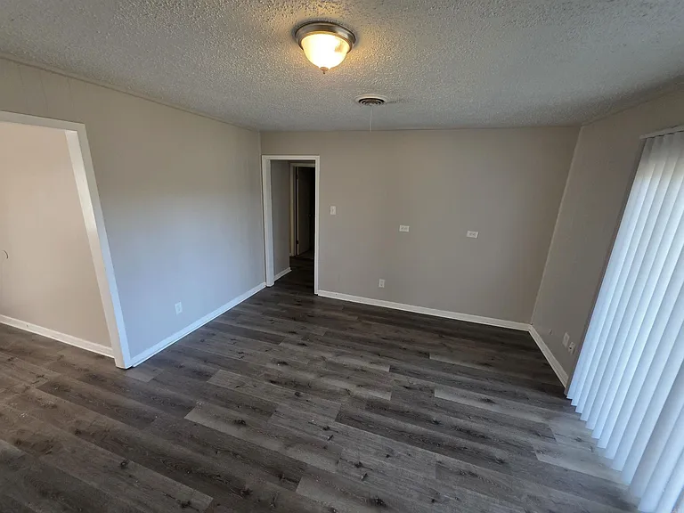 8 W Windsor Dr — Photo 5