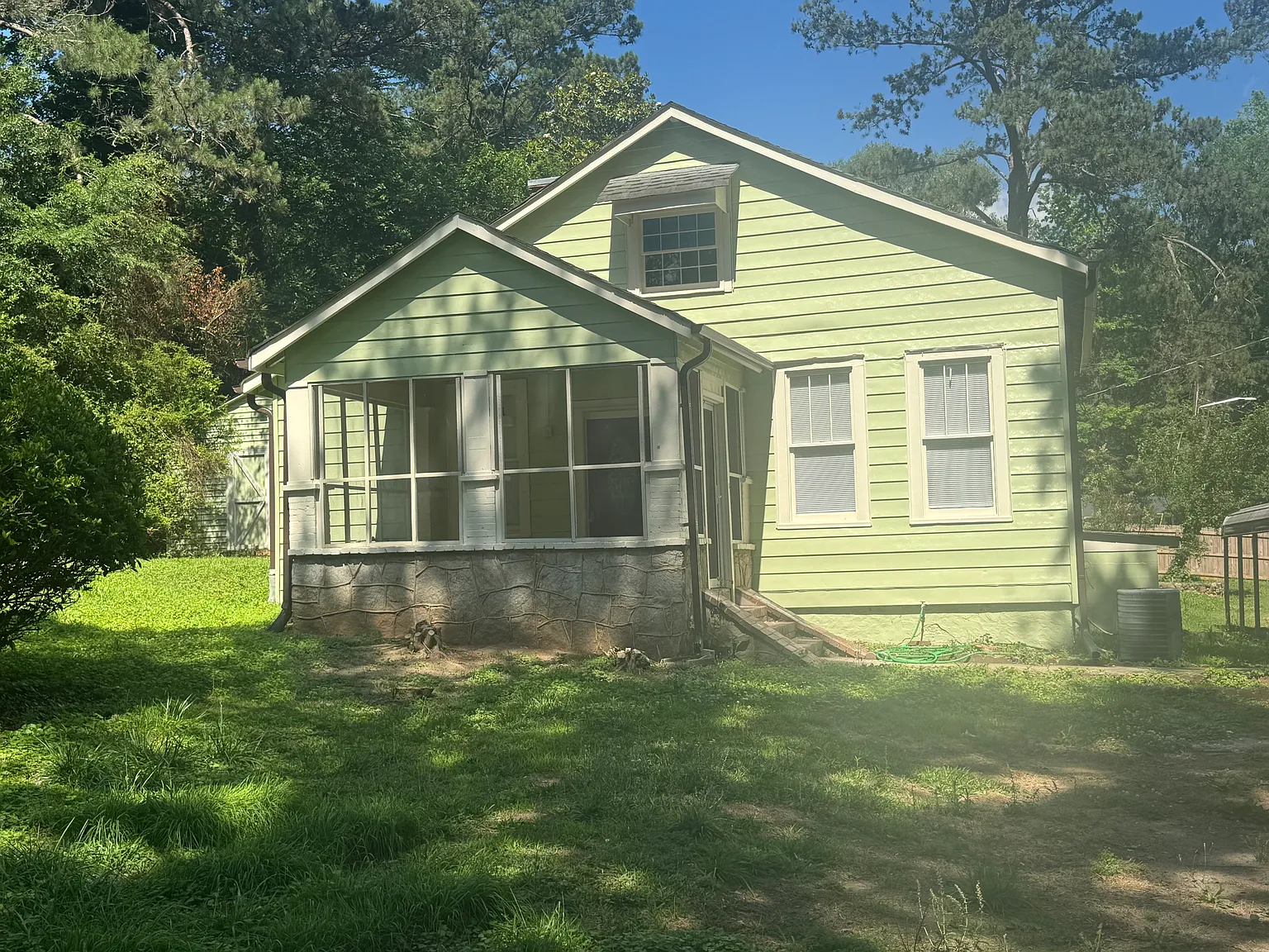 302 Fayetteville Rd photo 1