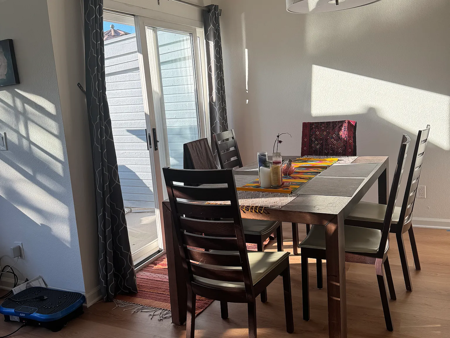 3 bed, 1130 sqft, $4,950 — Photo 2
