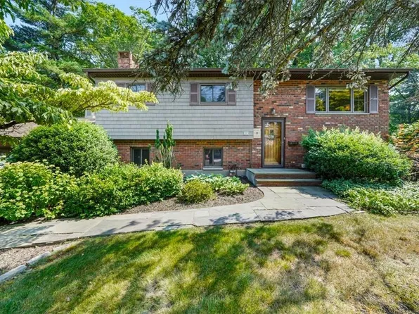 29 Amarillo Drive, Nanuet, NY 10954