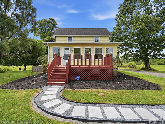 3rd image of 9691 Grames Rd
