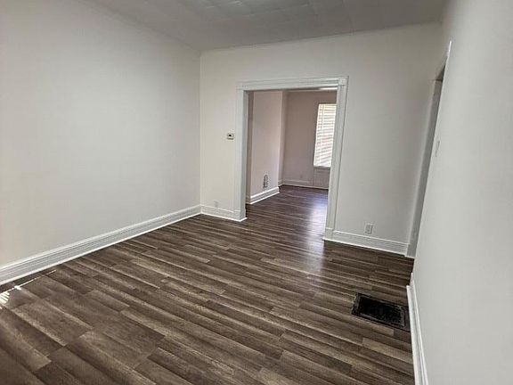 3rd image of 252 N 19Th St