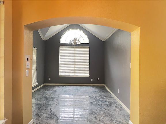 2nd image of 1005 Raspberry Ln