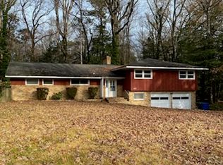 402 Woodroof Rd, Newport News, VA 23606