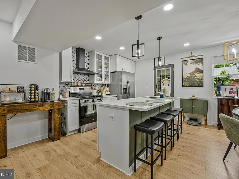 3704 Hamilton St — Photo 10