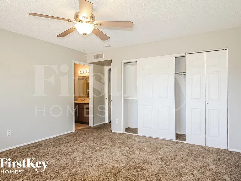 4643 W Mountain View Rd — Photo 9