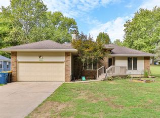 5705 S Honeysuckle Lane, Battlefield, MO 65619