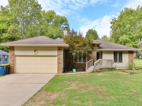 5705 S Honeysuckle Lane, Battlefield, MO 65619