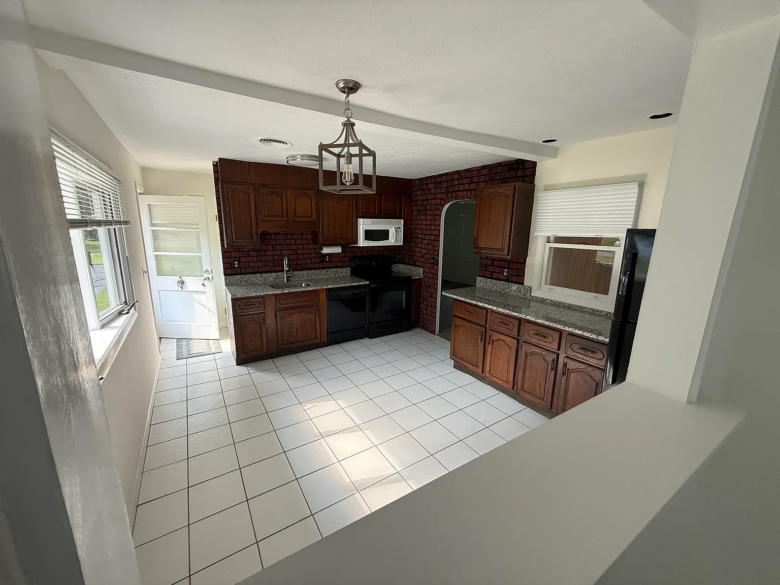 2 bed, 1200 sqft, $3,000 — Photo 4