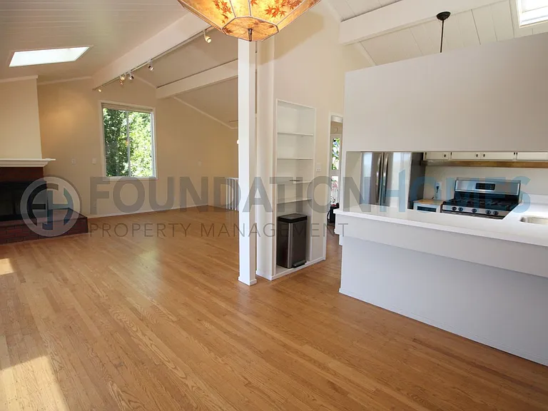 140 Redwood Rd — Photo 14