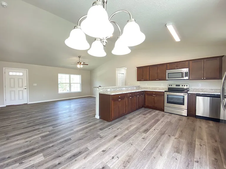 202 Locust Pass Ter — Photo 8
