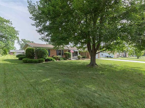 3rd image of 1311 Berkshire Dr