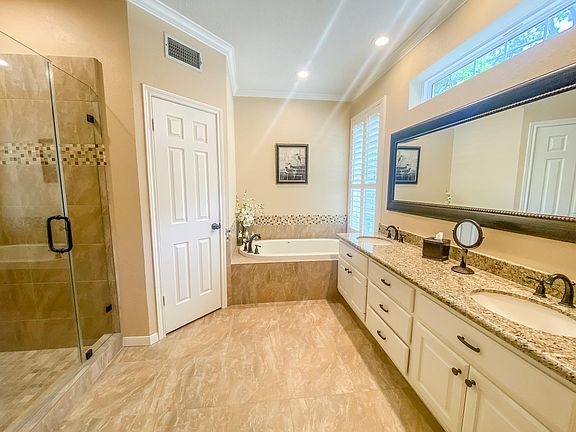 5th image of 3118 Woodland View Dr