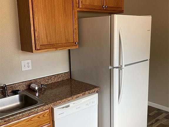 4th image of 403 Mountain View Pl